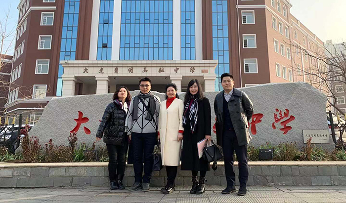 校友会会长丁慧,常务副会长马学东,副会长包丽敏,副会长刘春莹及沈阳